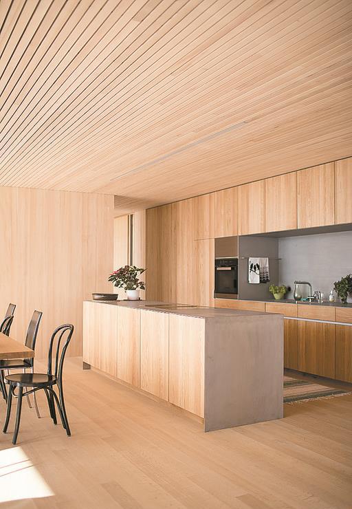 деревянный потолок